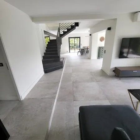 Bel Air - 240m2 - Freshly Completely Renovated - - Pool - No Party Allowed - No Bachelor-ette * קאן