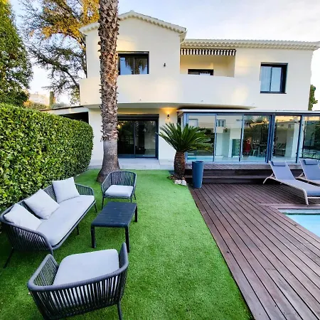Вилла Bel Air - 240m2 - Freshly Completely Renovated - - Pool - No Party Allowed - No Bachelor-ette Канны