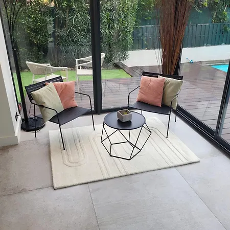 Bel Air - 240m2 - Freshly Completely Renovated - - Pool - No Party Allowed - No Bachelor-ette Вилла